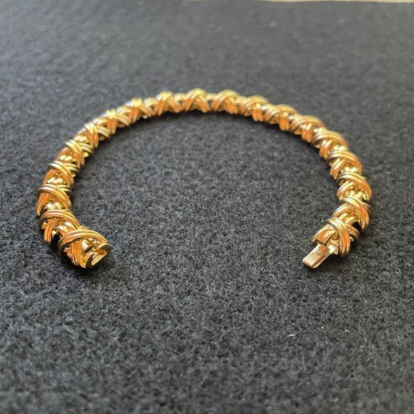 Tiffany & Co 7". 18k Yellow Gold Vintage Signature X Bracelet/Case & Box - Picture 9 of 14